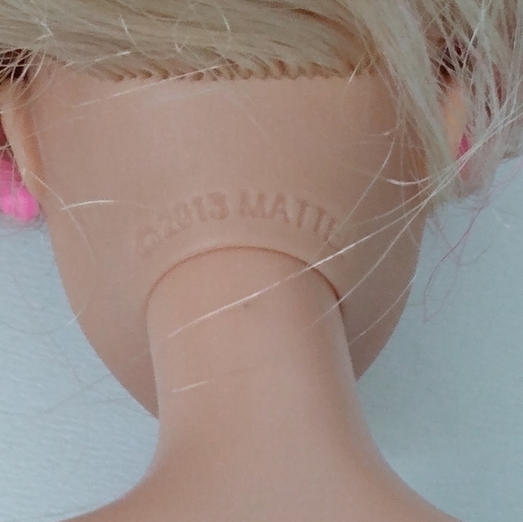 Dreamtopia Light-Up Mermaid Barbie Doll 2013 - Picture 3 of 7